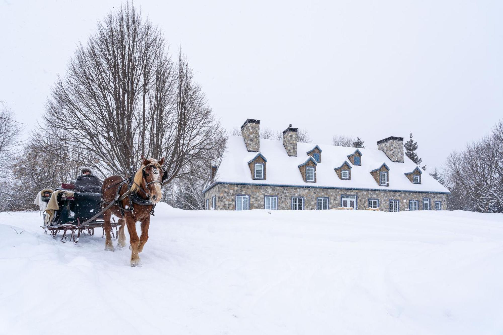Le Baluchon Eco-Villegiature Saint-Paulin ภายนอก รูปภาพ