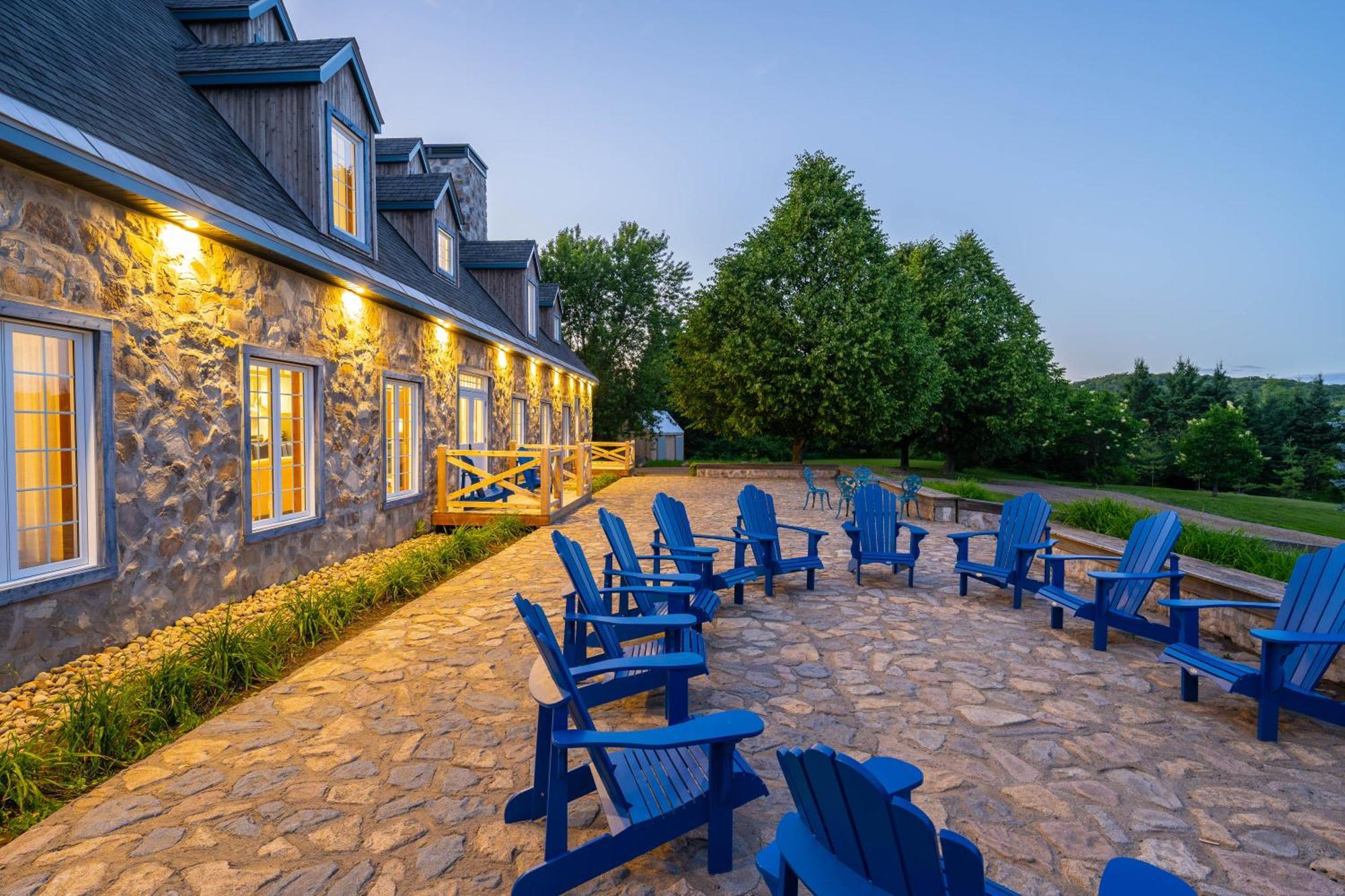 Le Baluchon Eco-Villegiature Saint-Paulin ภายนอก รูปภาพ