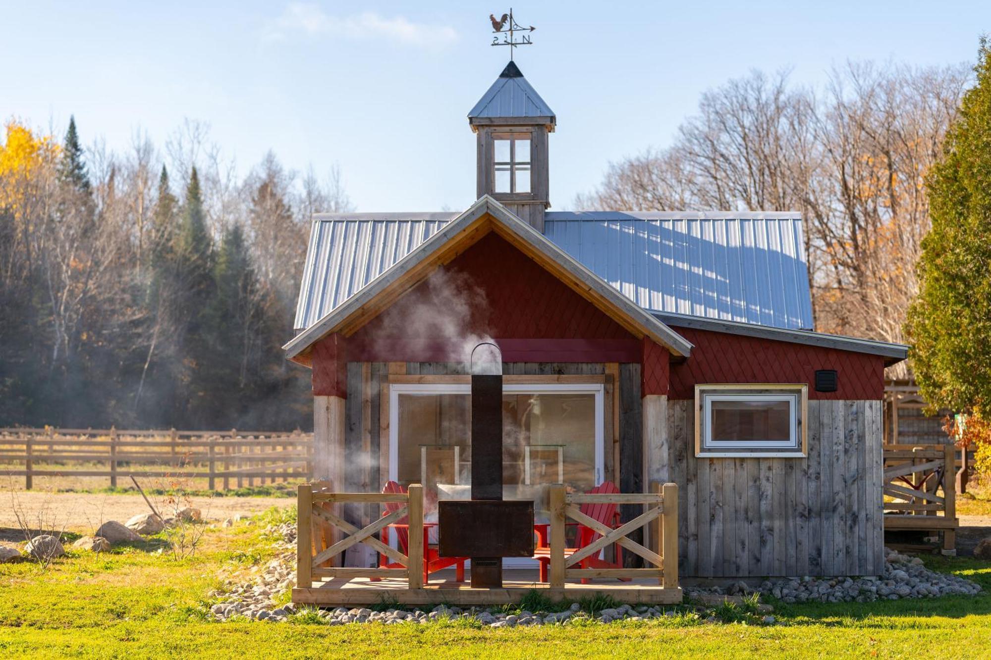 Le Baluchon Eco-Villegiature Saint-Paulin ภายนอก รูปภาพ