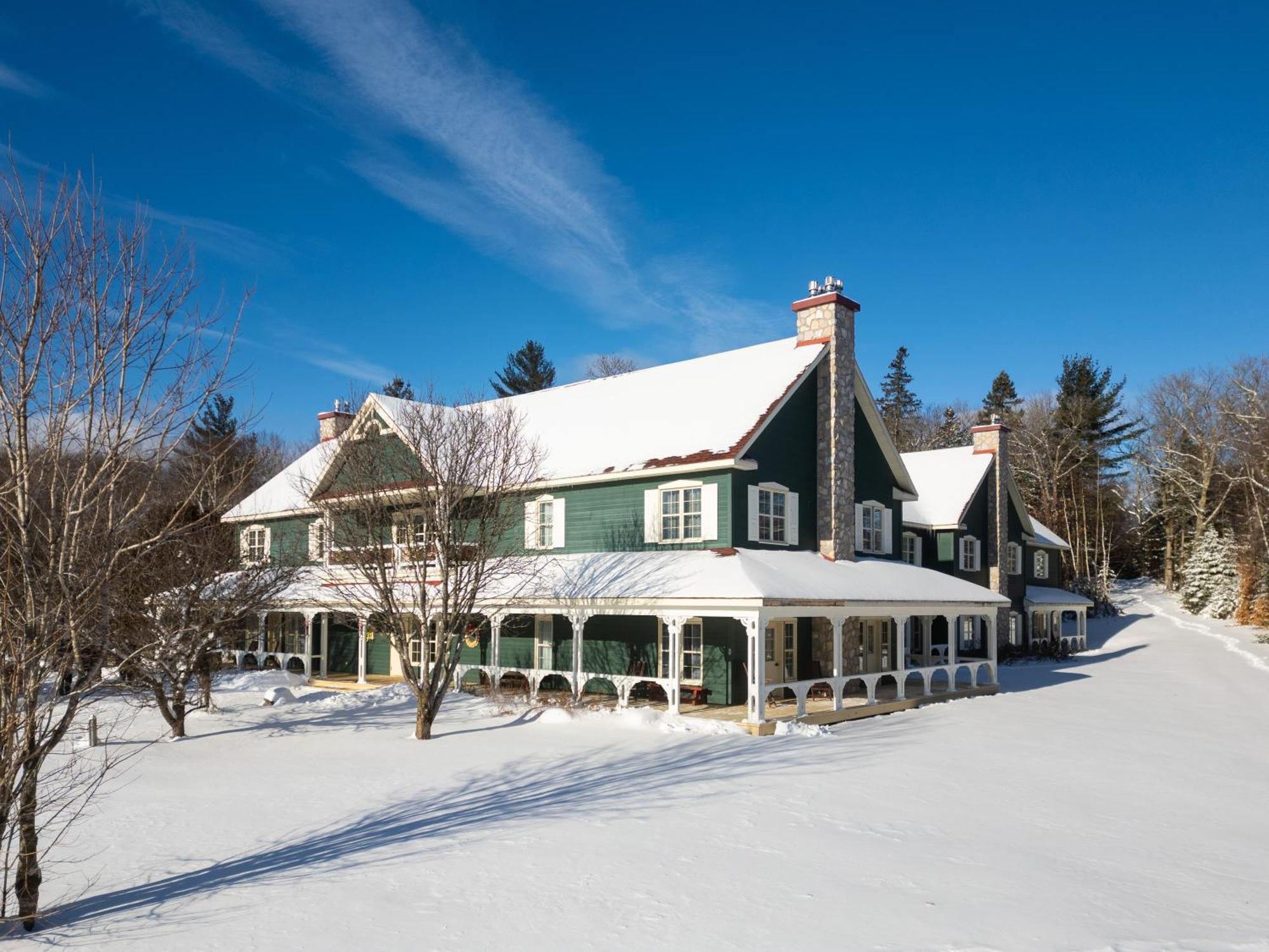 Le Baluchon Eco-Villegiature Saint-Paulin ภายนอก รูปภาพ