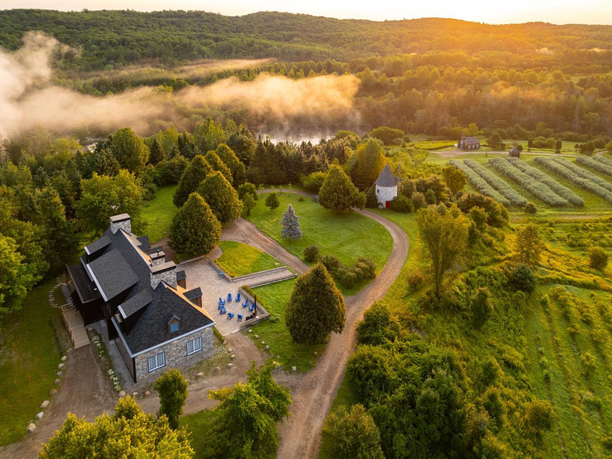 Le Baluchon Eco-Villegiature Saint-Paulin ภายนอก รูปภาพ
