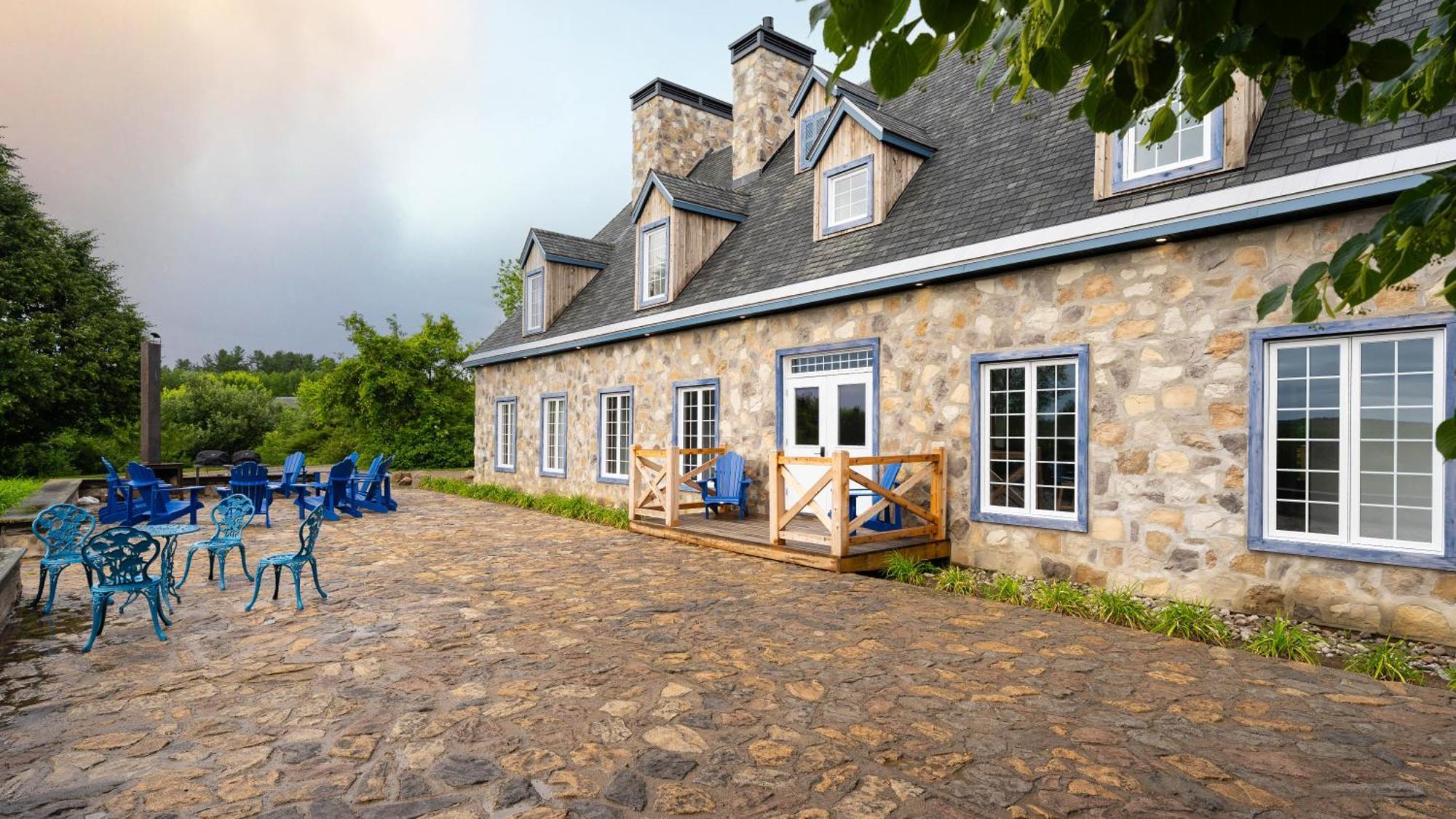 Le Baluchon Eco-Villegiature Saint-Paulin ภายนอก รูปภาพ